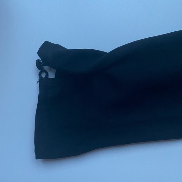 TOBI black V-neck blouse - Picture 6 of 6